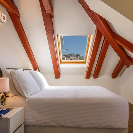 Heritage Sikaa Szálloda 4*