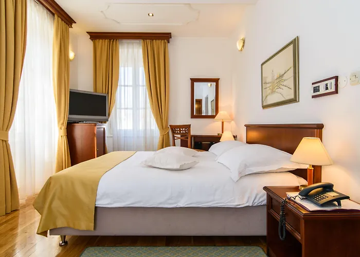 Heritage Sikaa 特罗吉尔